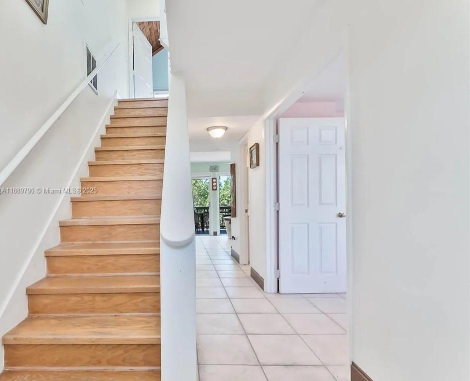 HARBOR SHORES - Residential Lease