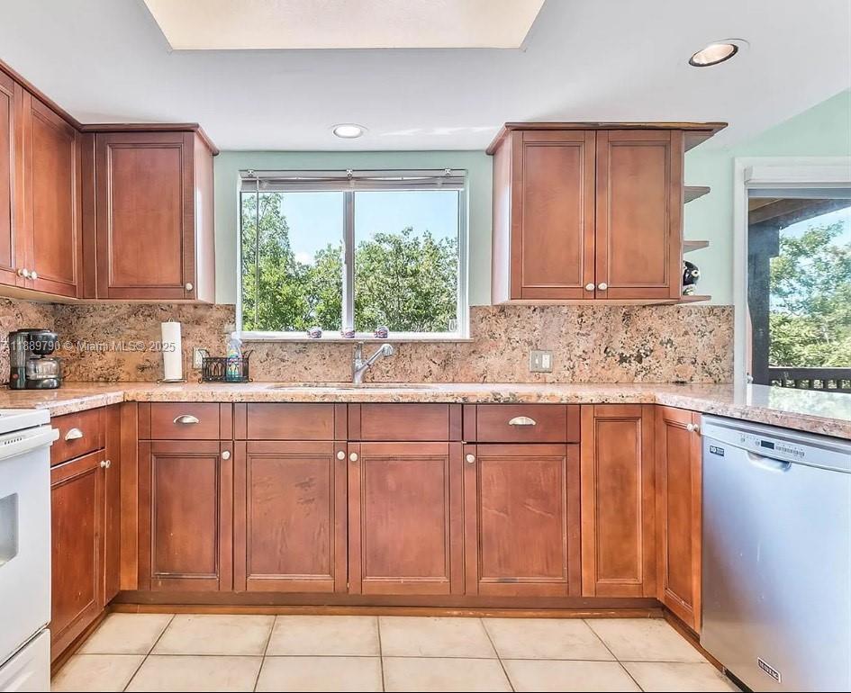 HARBOR SHORES - Residential Lease