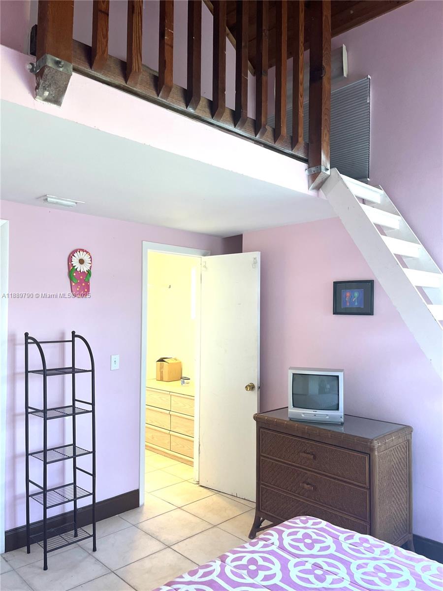 HARBOR SHORES - Residential Lease