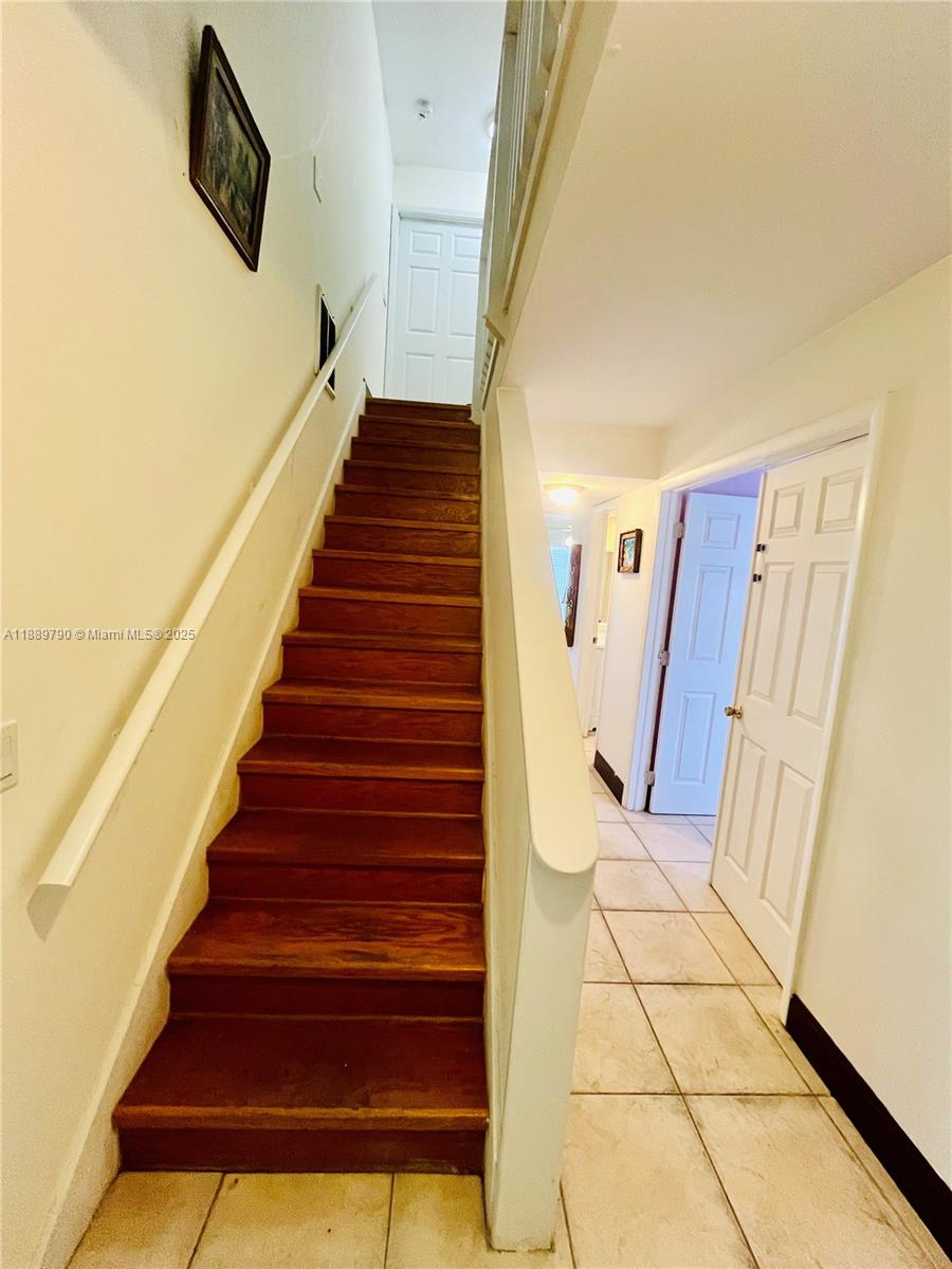 HARBOR SHORES - Residential Lease