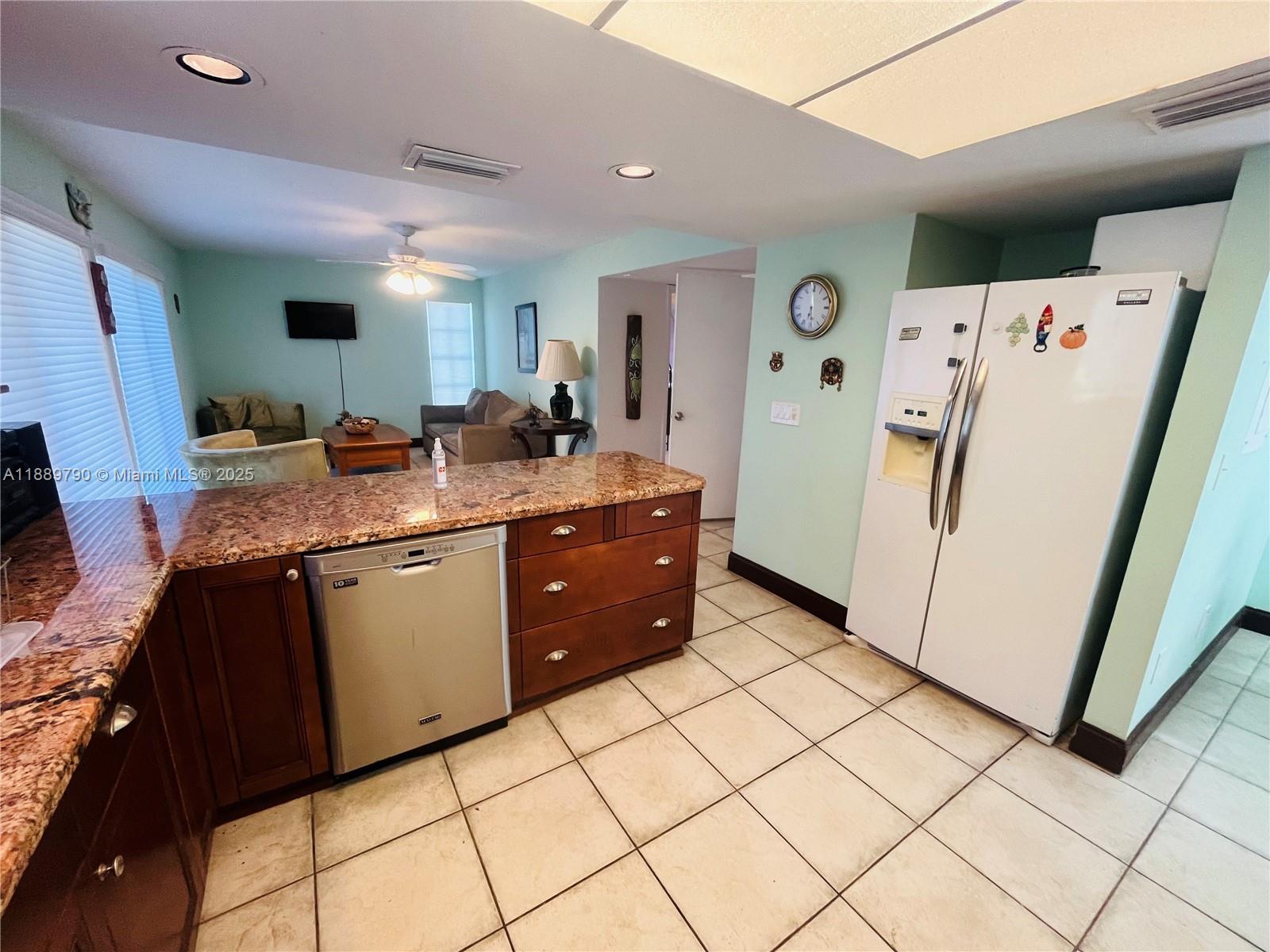 HARBOR SHORES - Residential Lease