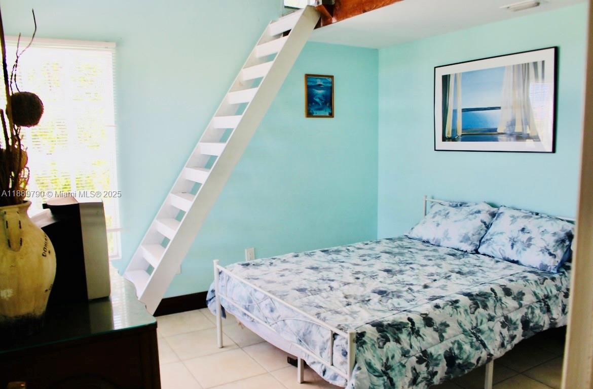 HARBOR SHORES - Residential Lease