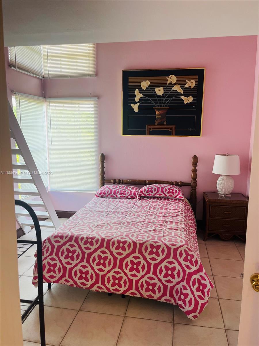 HARBOR SHORES - Residential Lease