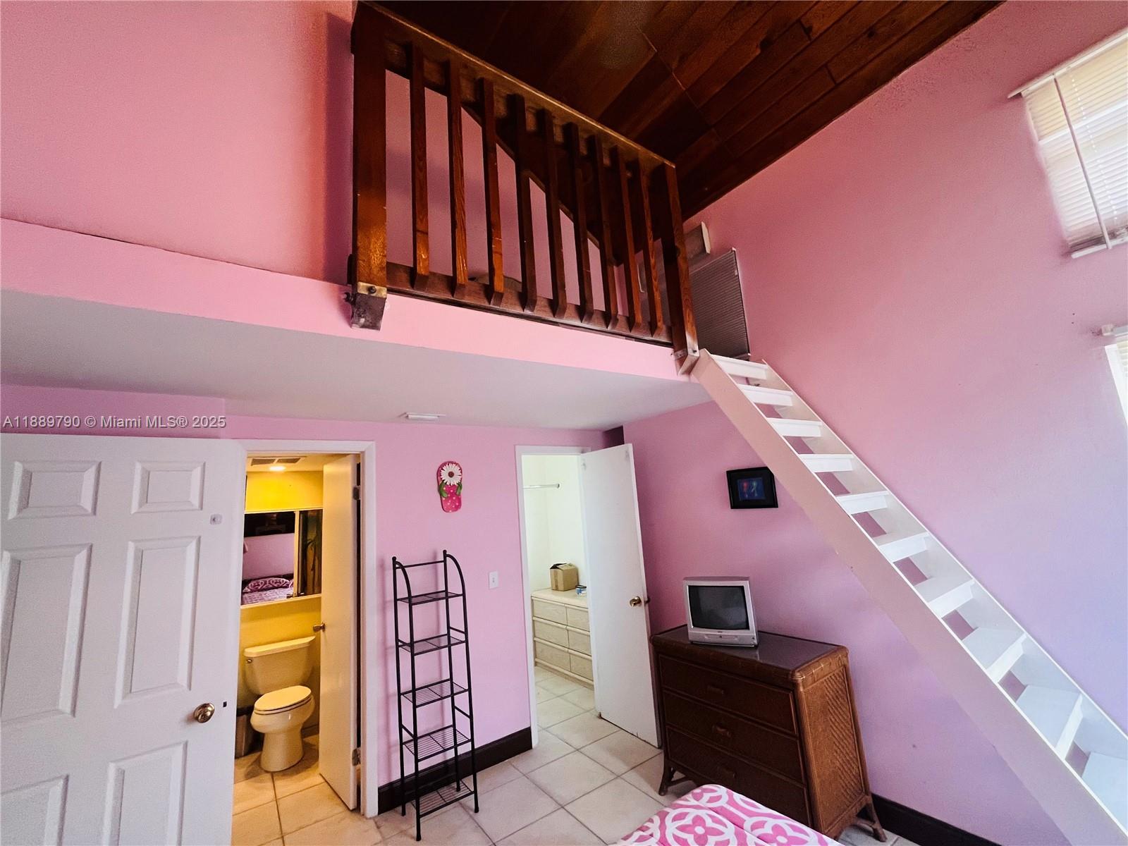 HARBOR SHORES - Residential Lease