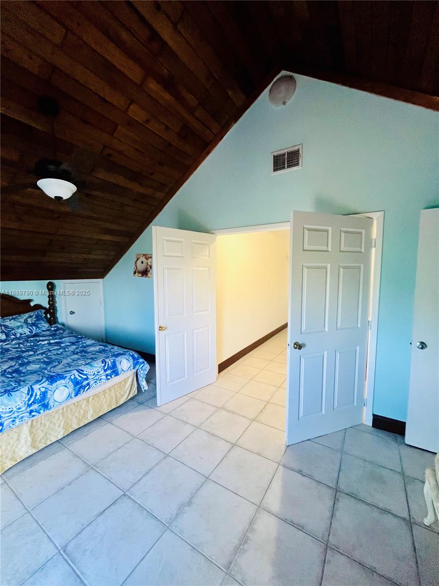 HARBOR SHORES - Residential Lease