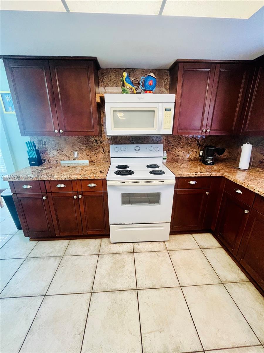HARBOR SHORES - Residential Lease
