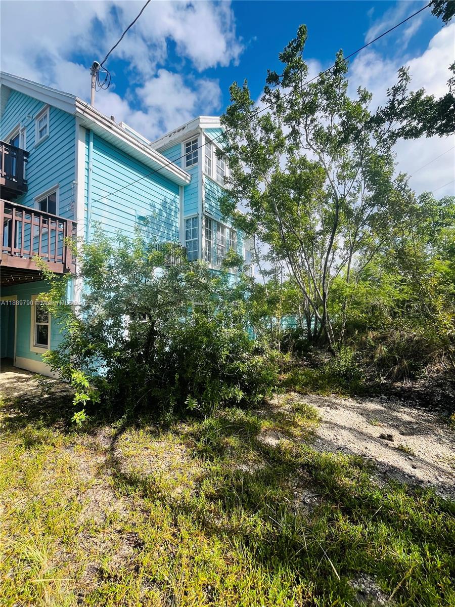 HARBOR SHORES - Residential Lease