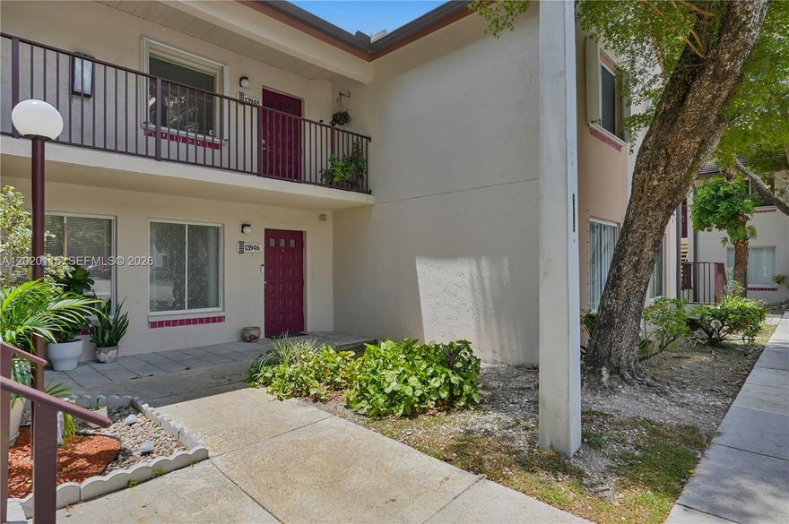 Great first-floor one-bedroom, one-bathroom unit located in the gated community of Parc Vista. Features tile flooring throughout, in-unit washer and dryer, and an updated kitchen with stainless steel appliances, a breakfast counter, and ample cabinet space. The bright dining area flows into a spacious living room overlooking the screened patio with additional storage. The generously sized bedroom includes a beautiful bathroom with a stand-up shower and large closet. Enjoy community amenities including a tennis court, clubhouse, and pool. Conveniently located just minutes from shopping plazas and everyday conveniences. A must-see!