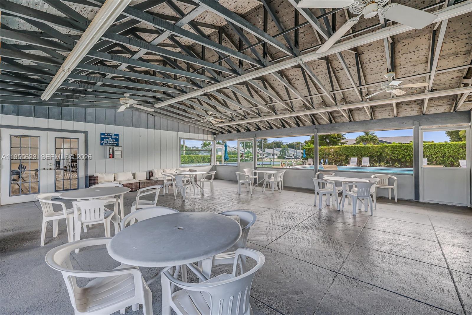 ARBOURS OF THE PALM BEACH - Residential