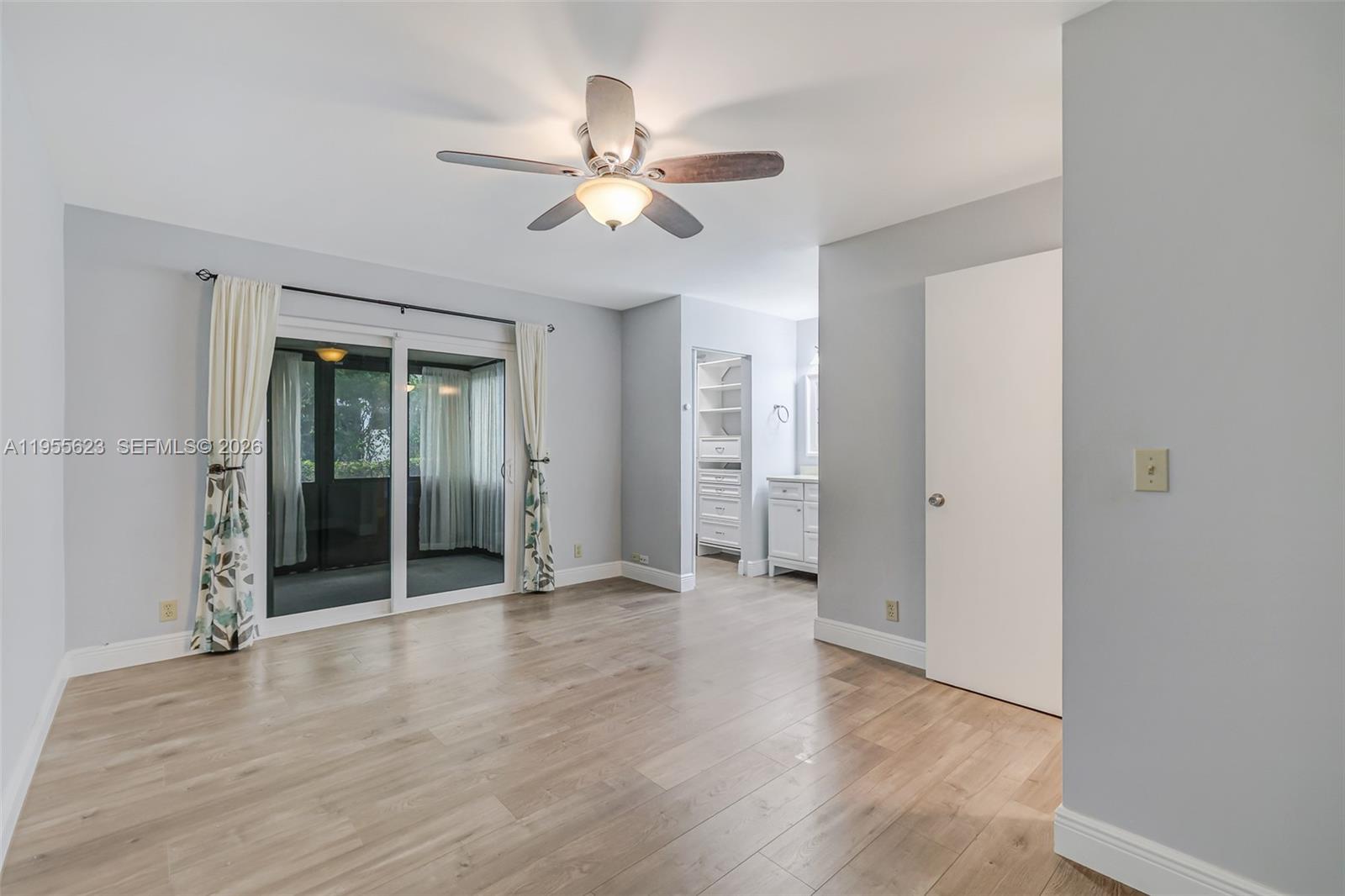 ARBOURS OF THE PALM BEACH - Residential