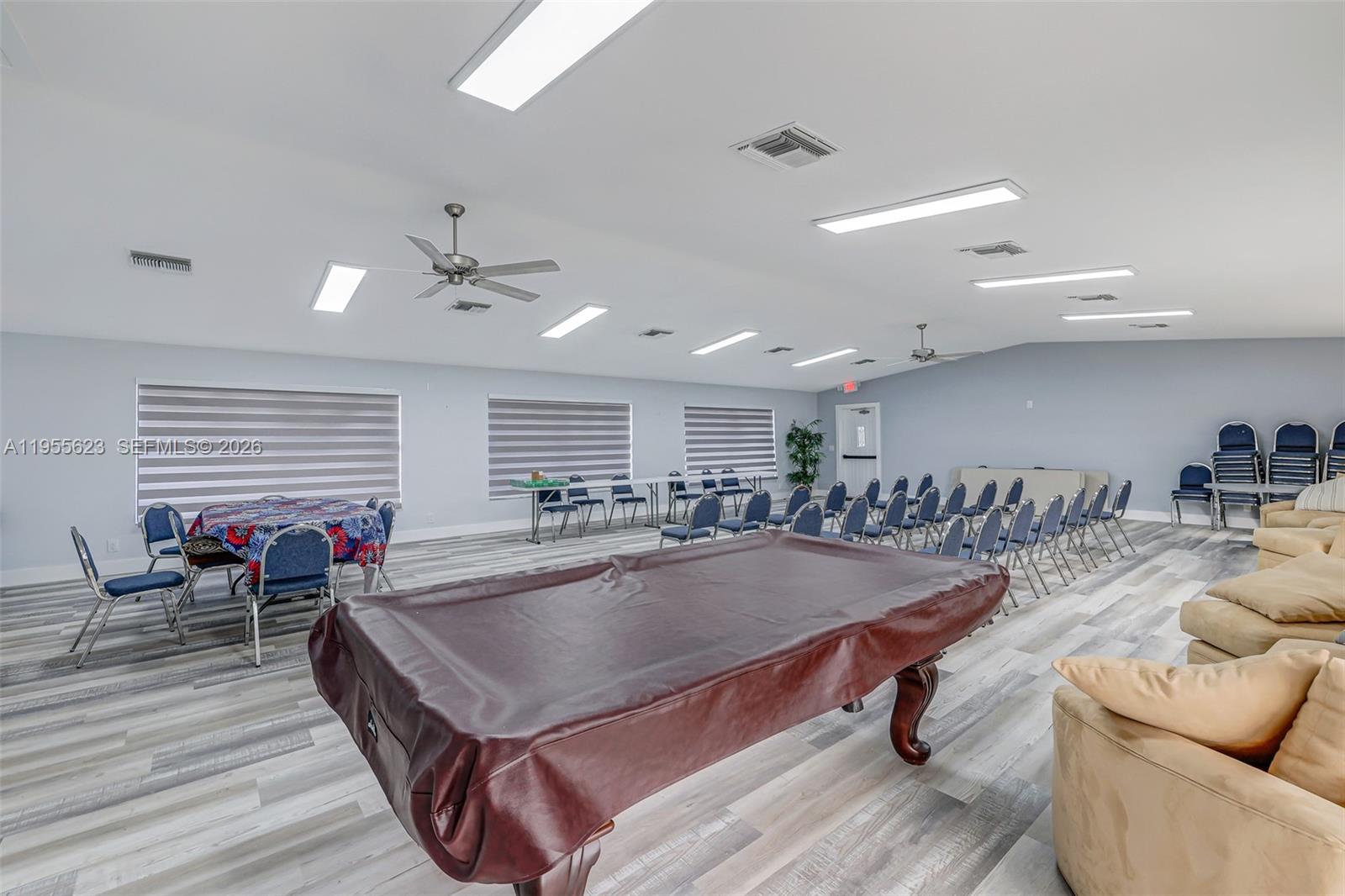 ARBOURS OF THE PALM BEACH - Residential