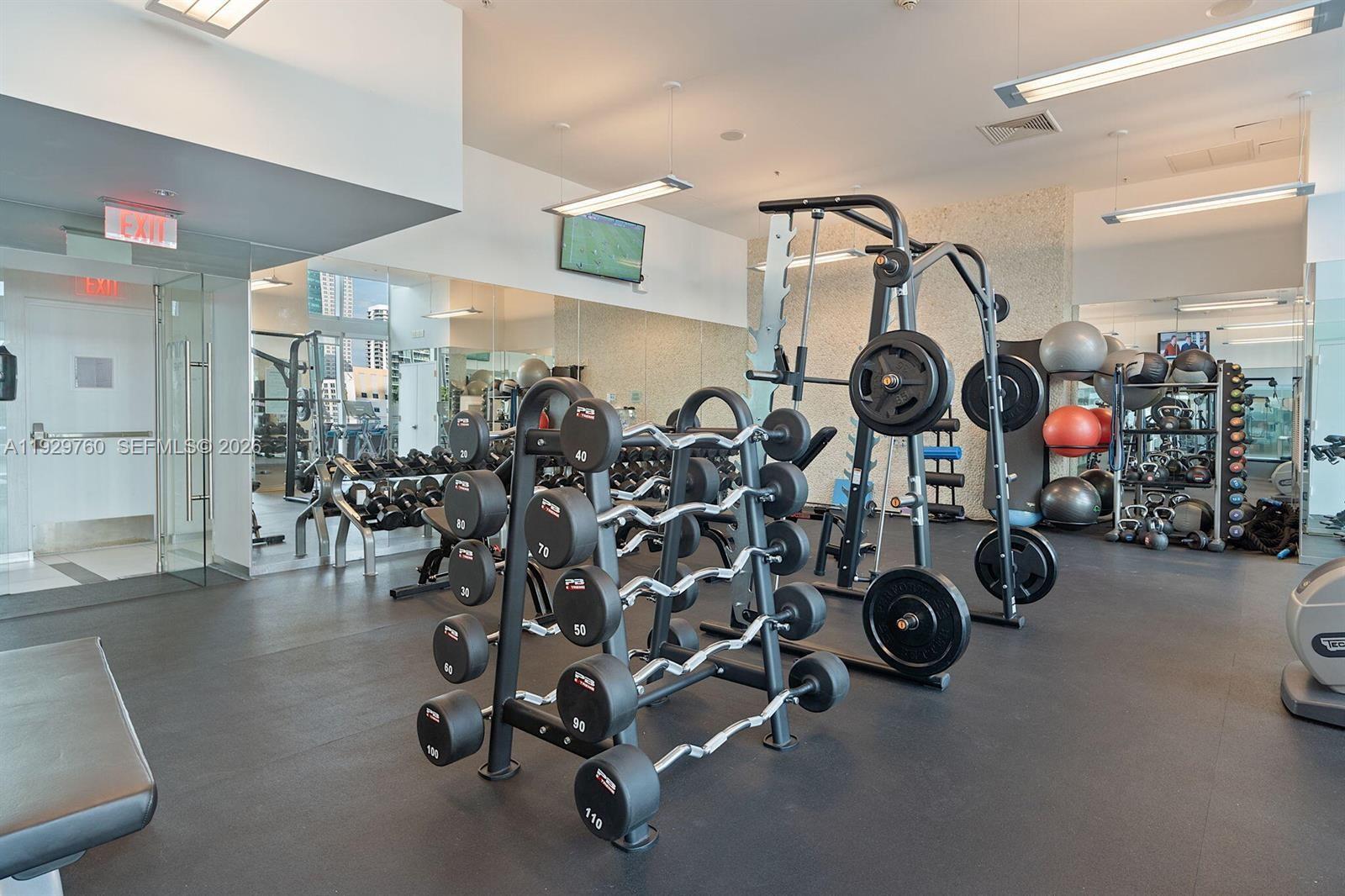 MINT CONDO - Residential