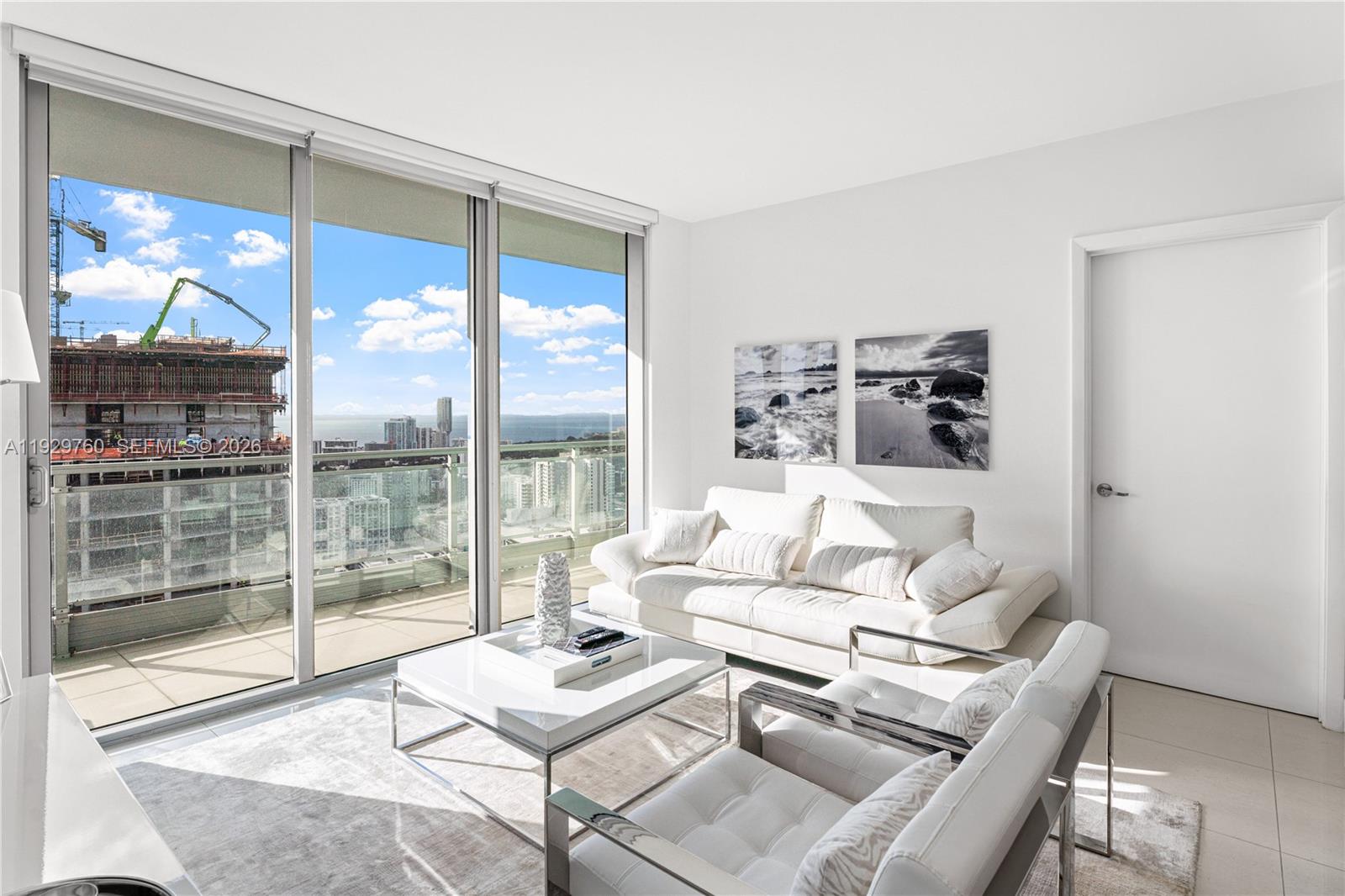 MINT CONDO - Residential