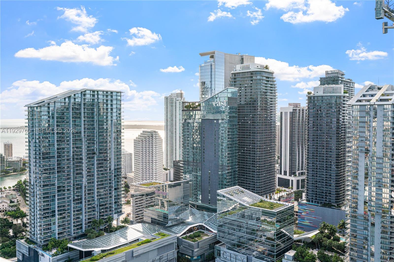 MINT CONDO - Residential