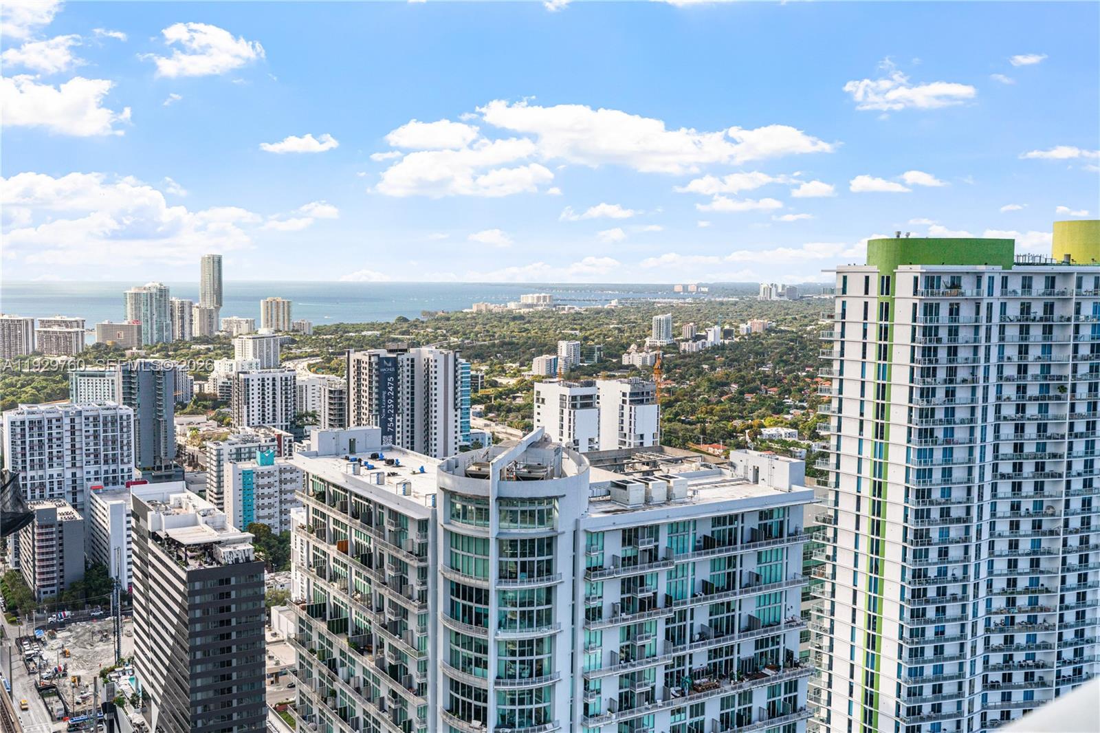 MINT CONDO - Residential