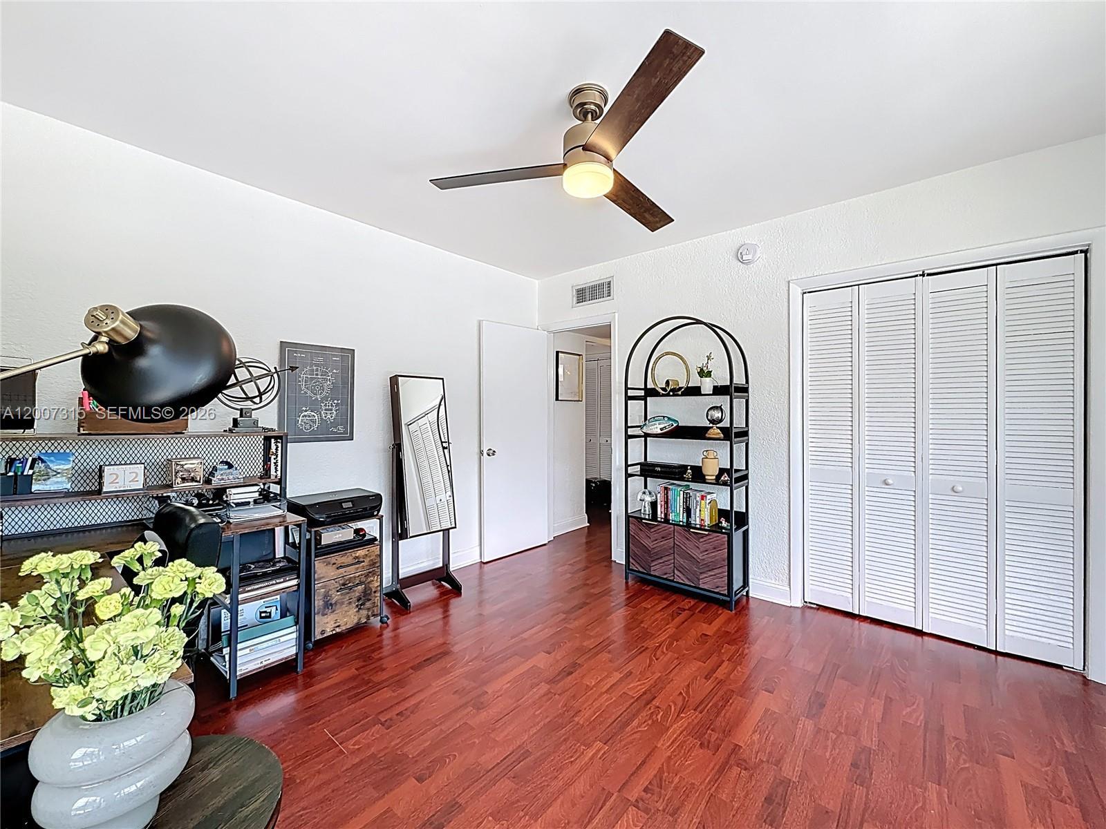 SOUTHERN STAR CONDO - Residential