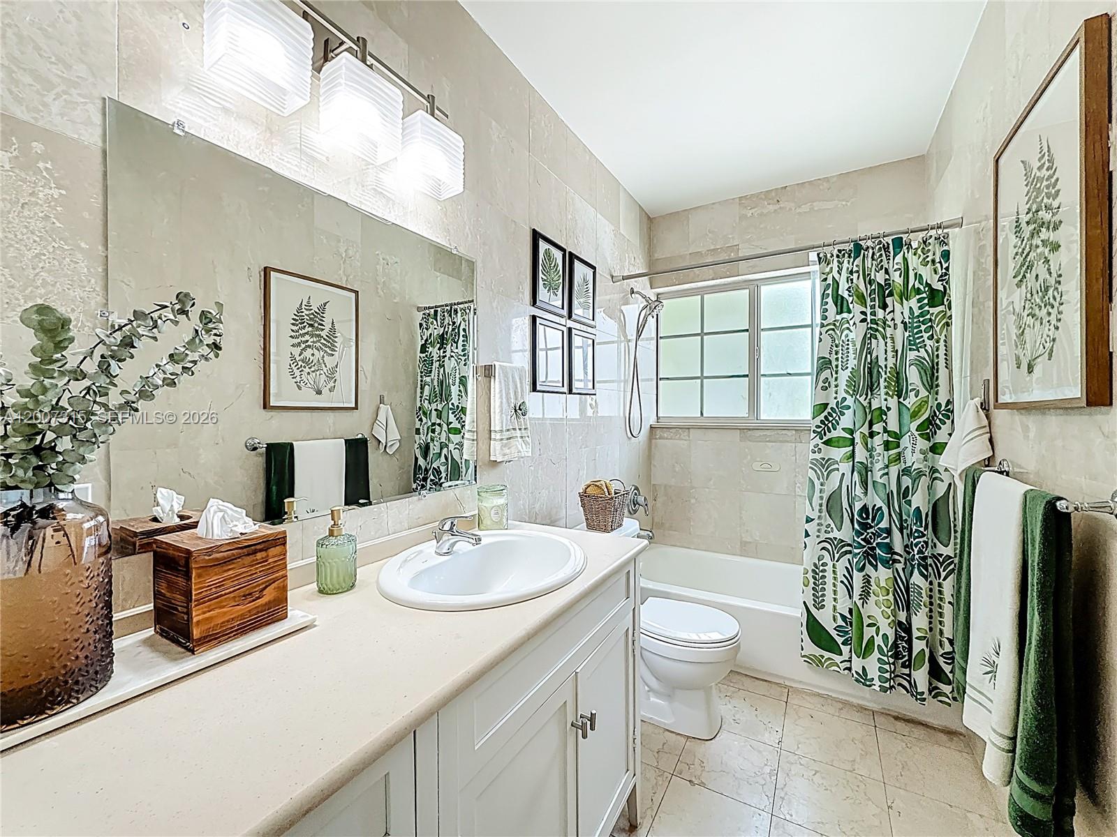 SOUTHERN STAR CONDO - Residential