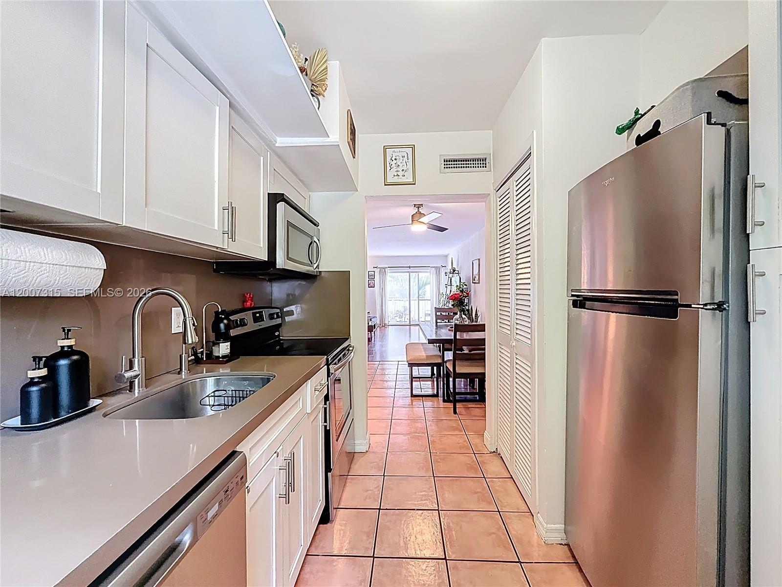 SOUTHERN STAR CONDO - Residential