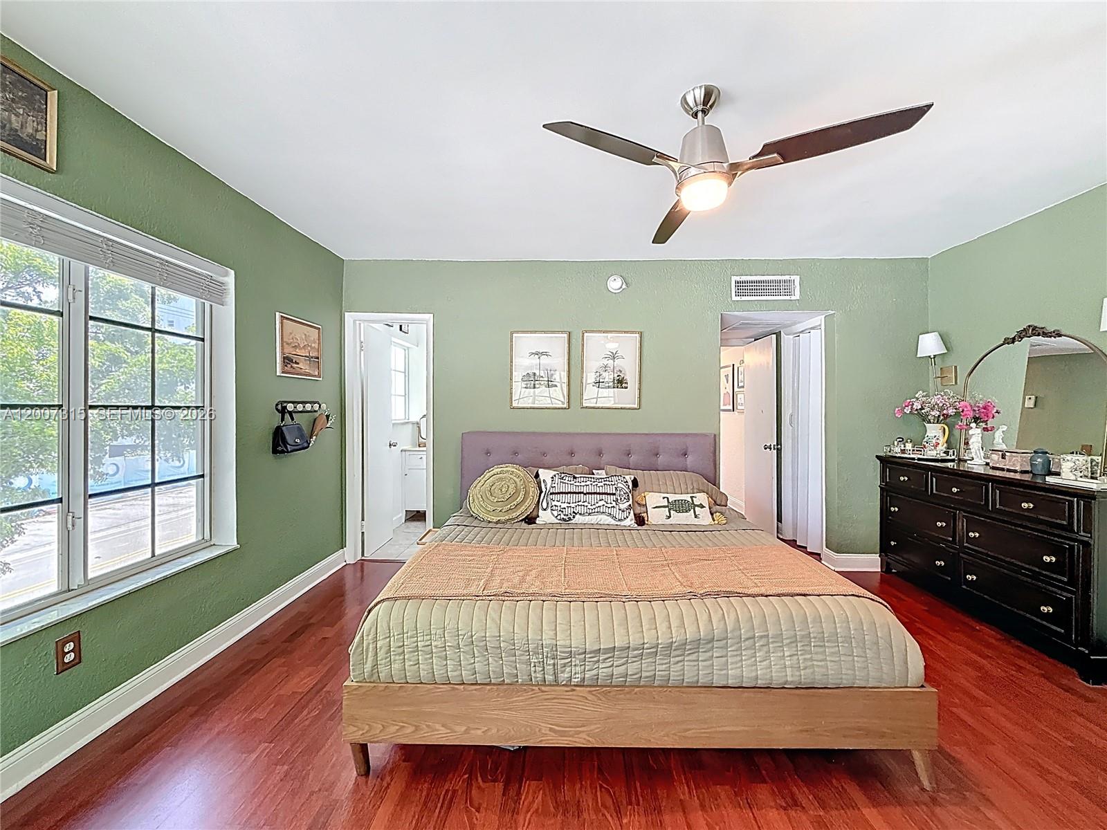 SOUTHERN STAR CONDO - Residential