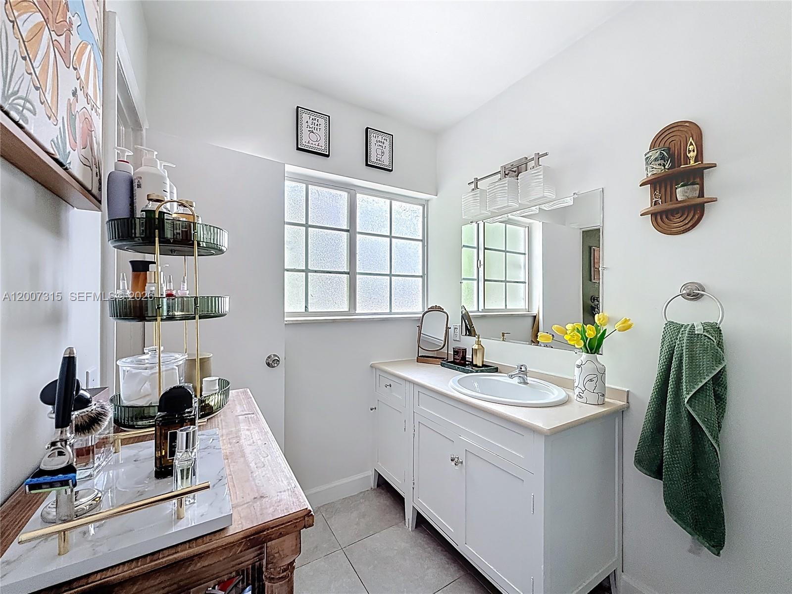 SOUTHERN STAR CONDO - Residential