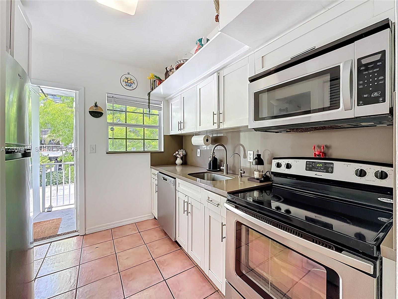 SOUTHERN STAR CONDO - Residential