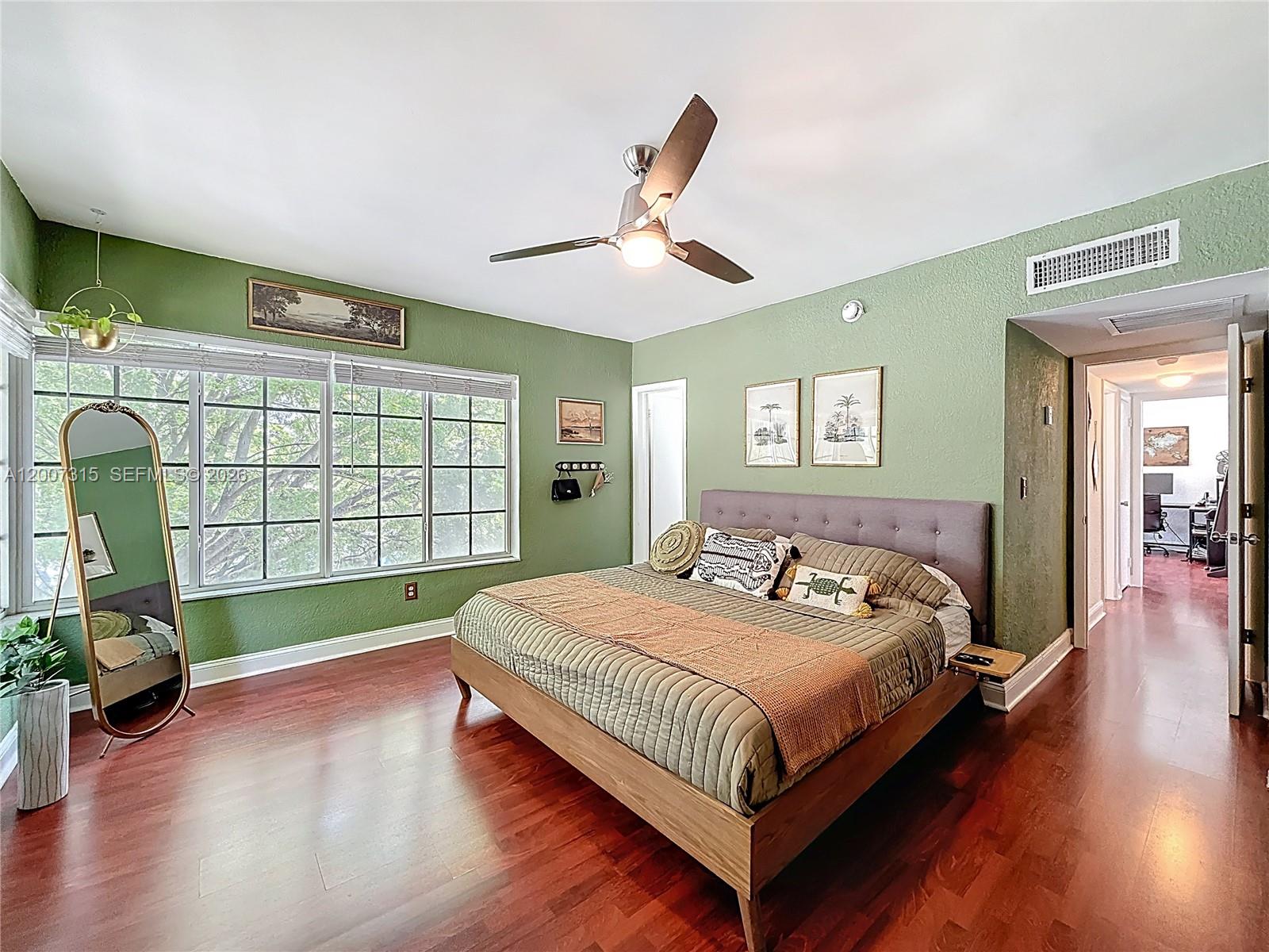 SOUTHERN STAR CONDO - Residential