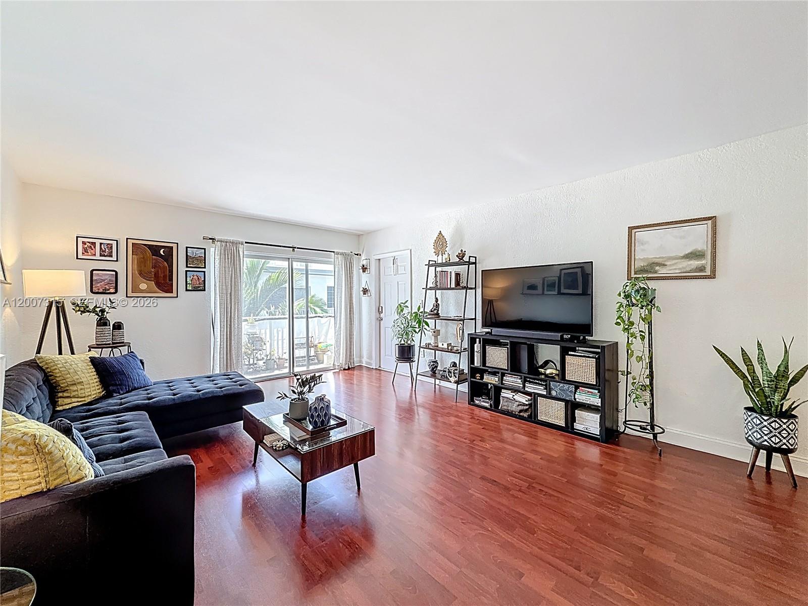 SOUTHERN STAR CONDO - Residential