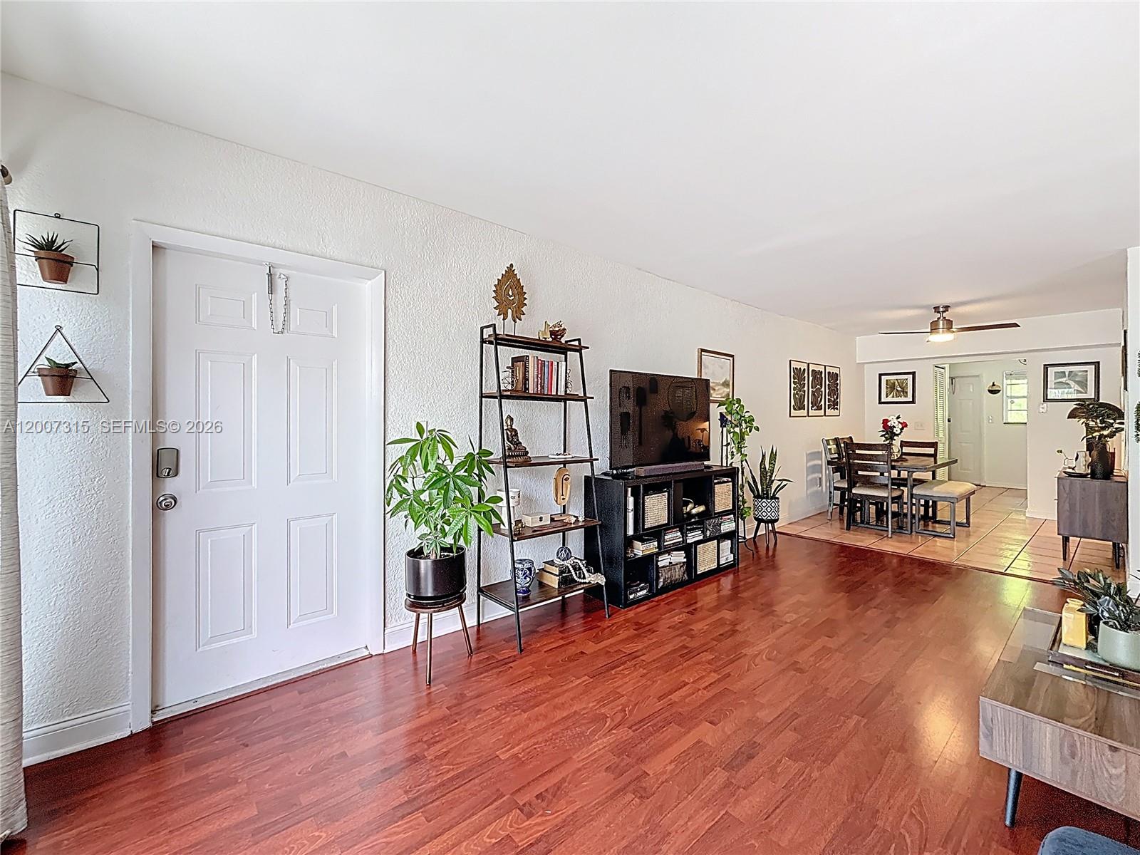 SOUTHERN STAR CONDO - Residential