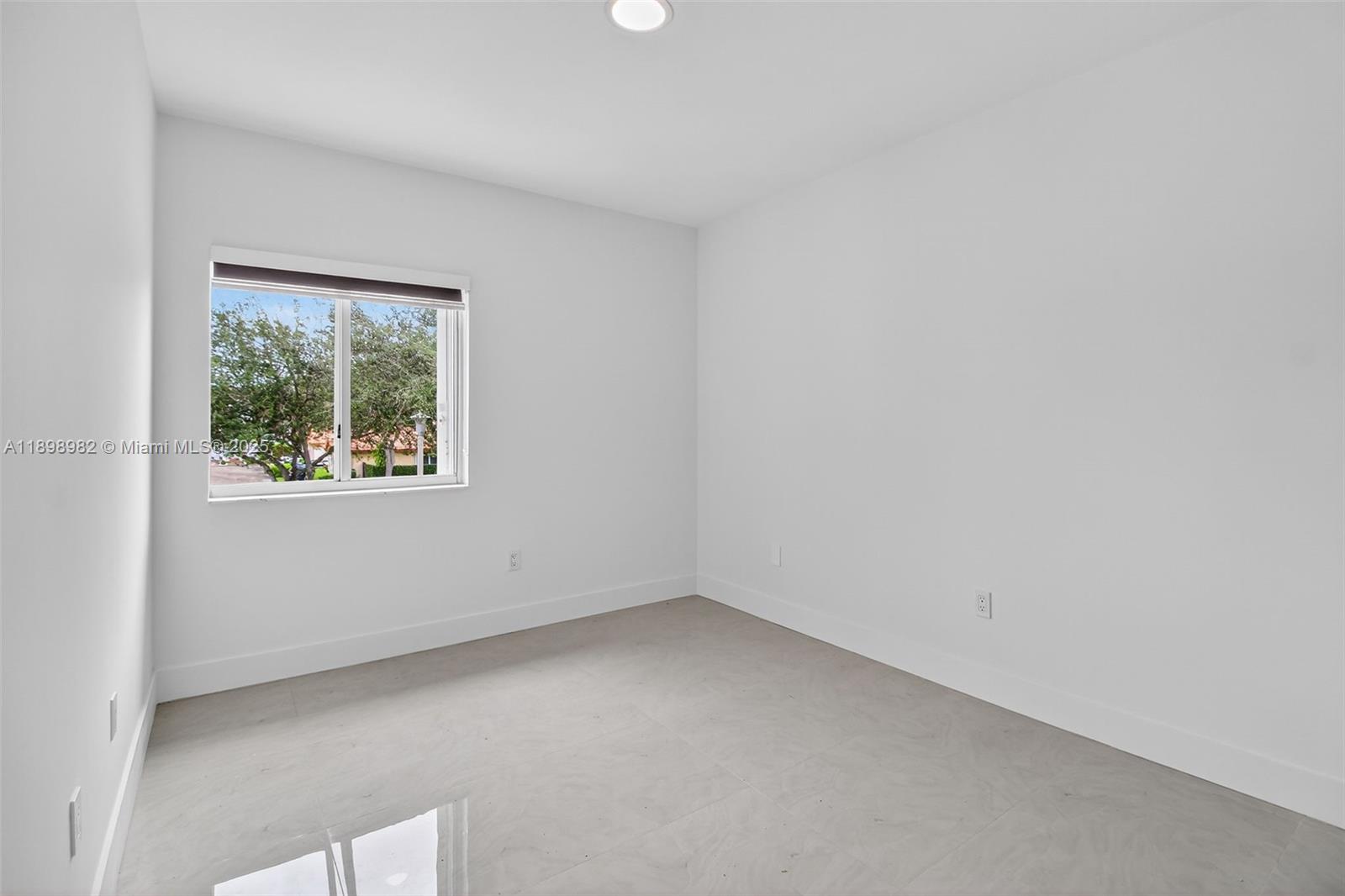 DORAL ISLES CAYMAN - Residential