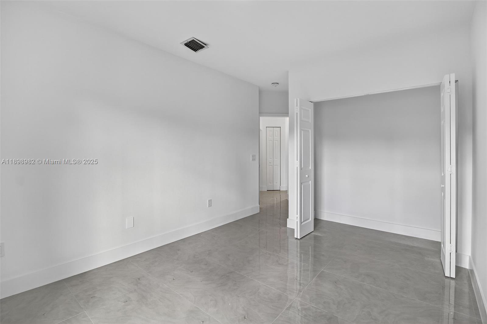DORAL ISLES CAYMAN - Residential