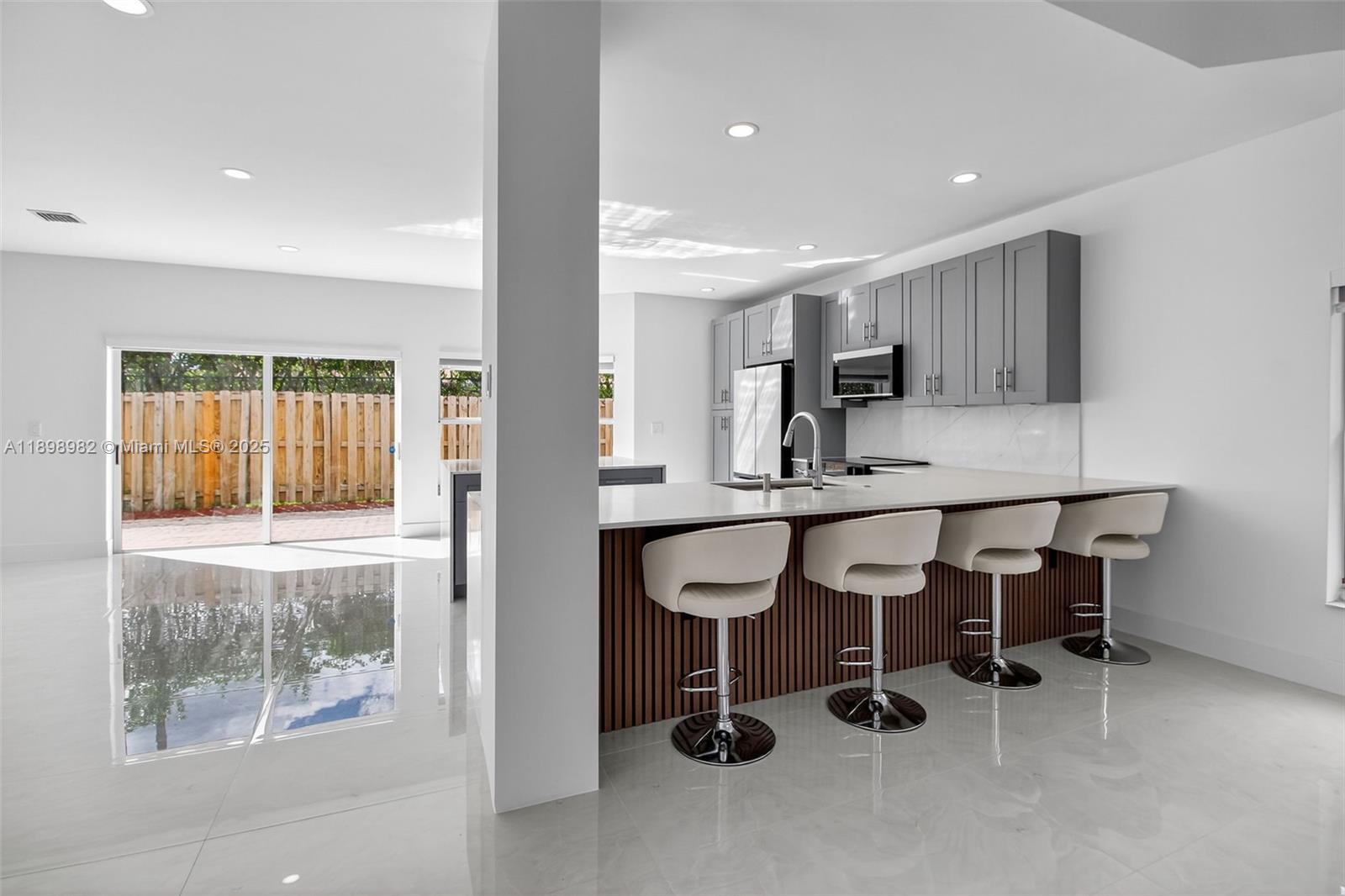 DORAL ISLES CAYMAN - Residential