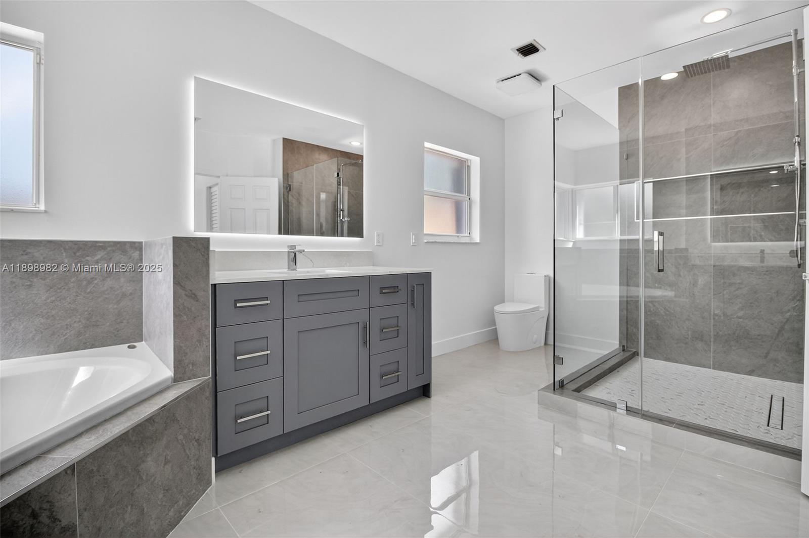 DORAL ISLES CAYMAN - Residential