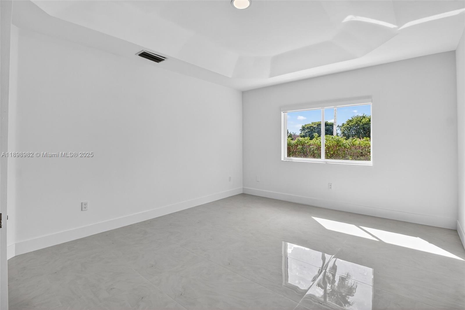 DORAL ISLES CAYMAN - Residential