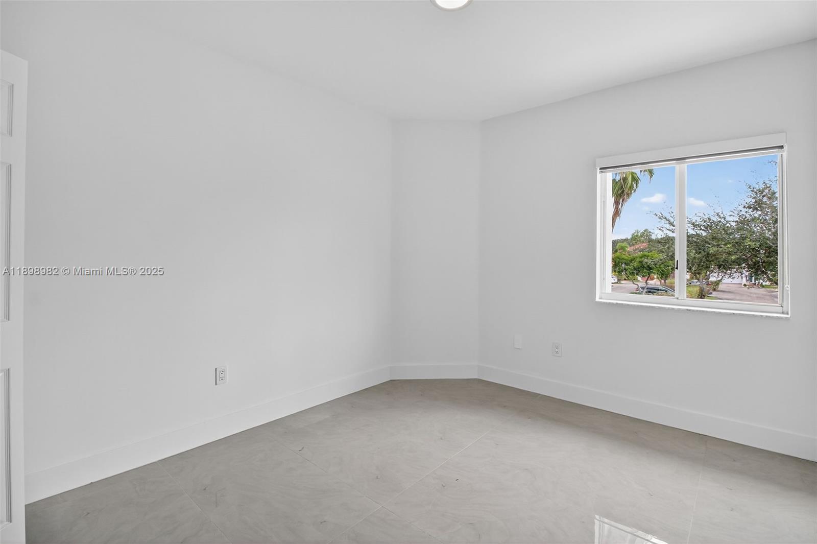 DORAL ISLES CAYMAN - Residential