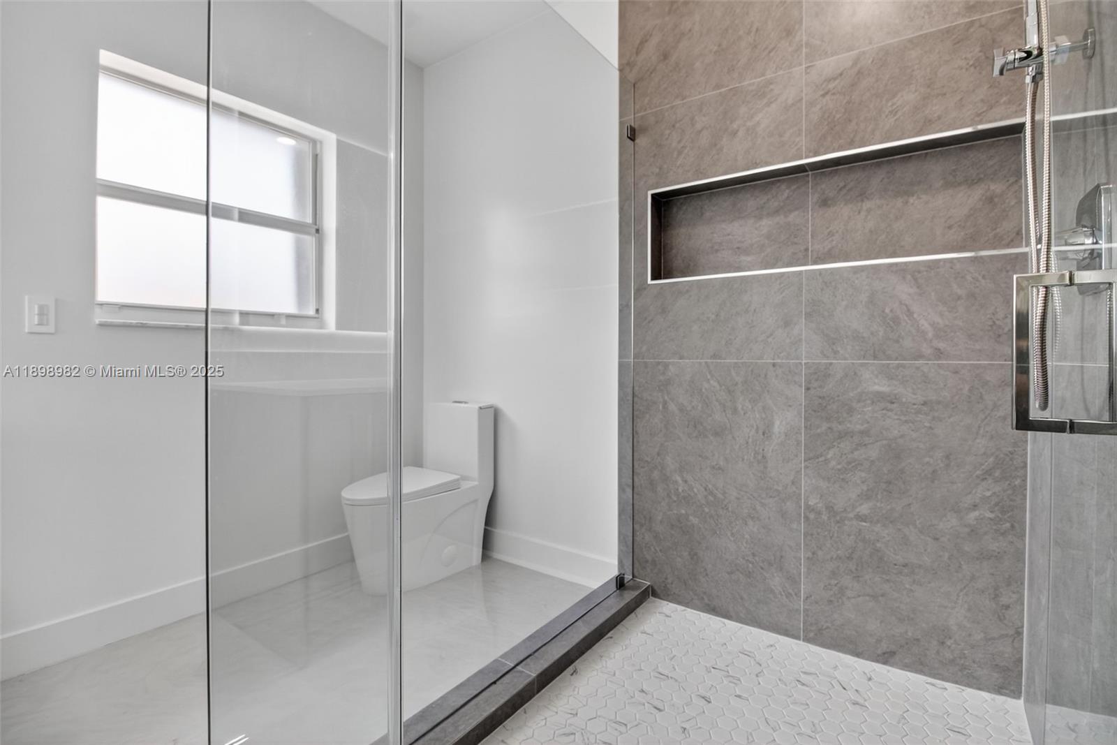 DORAL ISLES CAYMAN - Residential