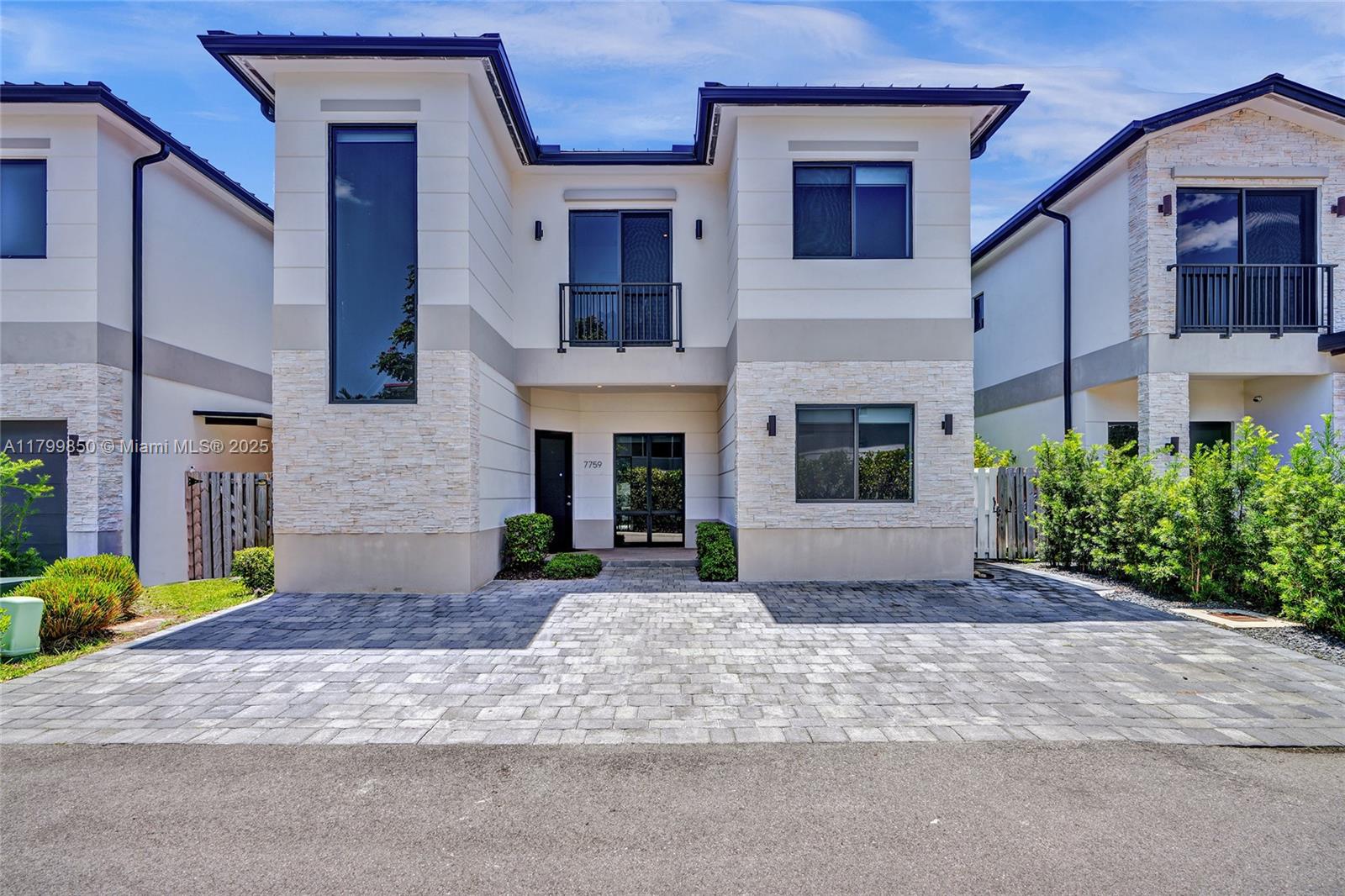 Property for Sale at 7759 Sw 99th St, Miami, Broward County, Florida - Bedrooms: 5 
Bathrooms: 4  - $1,475,000