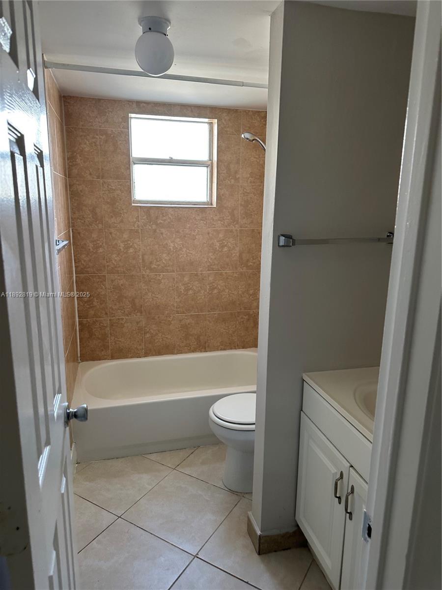 LSOLEI AT HALLANDALE BEAC - Residential Lease