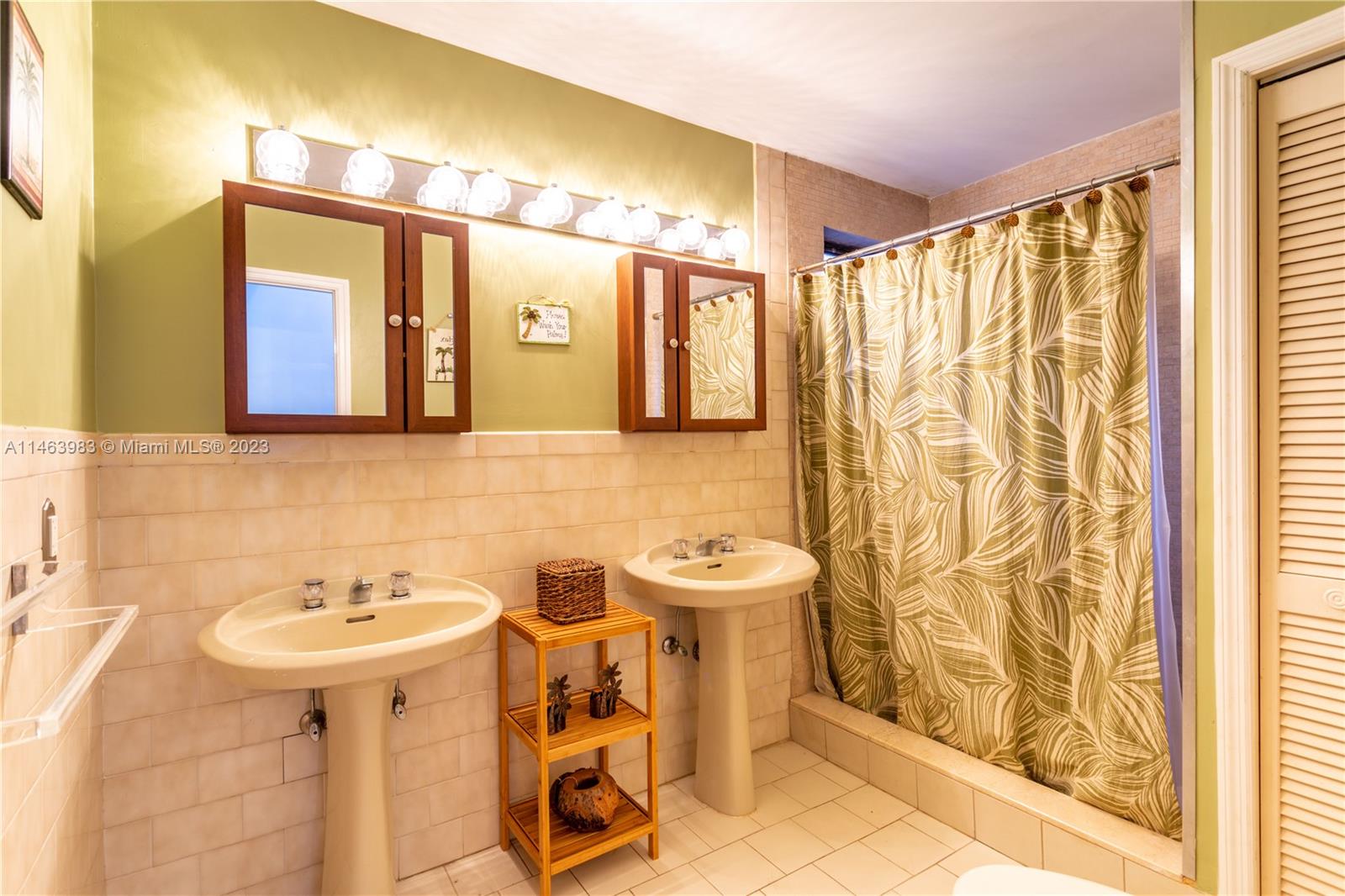 BISCAYNE POINT - Residential