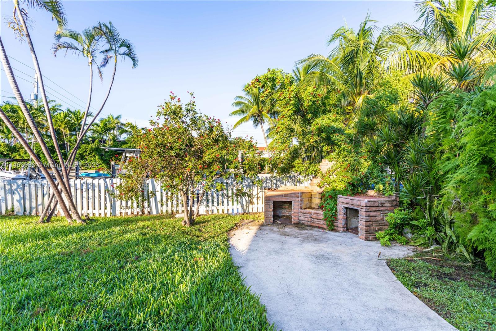 BISCAYNE POINT - Residential