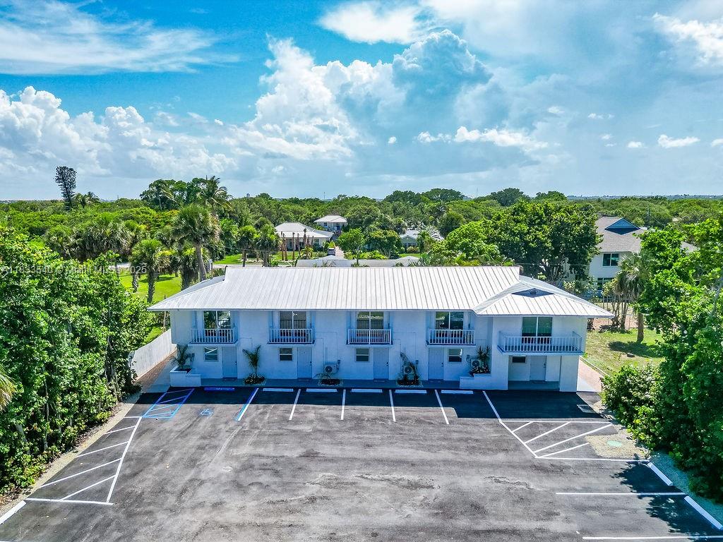 Spacious and private Unit 1, bed / 1 bath on Hutchinson Island! Completely remodeled with a modern kitchen featuring stainless steel appliances. Private Balcony.
Water and garbage are included. Electricity is partially included — a flat fee of $50 per month per person.
Building Amenities: On-site coin laundry and one assigned parking space.
Close to oceanfront parks, shopping, dining, and all the best Hutchinson Island has to offer. Just across from beach access. Vacant Unit. Must-see. Contact the listing agent to schedule a showing.