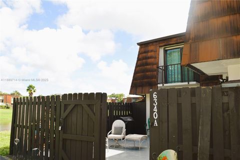 6340 Red Pine Ln A Green Acres FL 33415