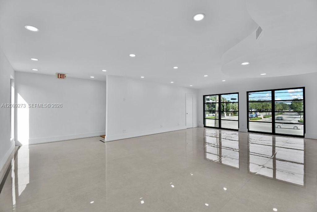 Photo of 2990 Griffin Rd #3, Dania Beach, FL 33312 (MLS # A12009273)