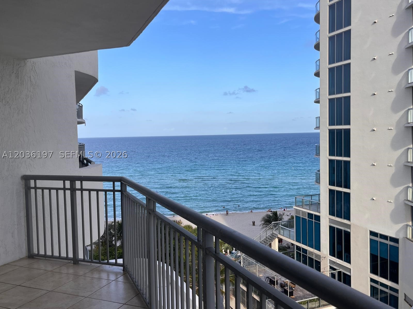 17375 Collins Ave 905