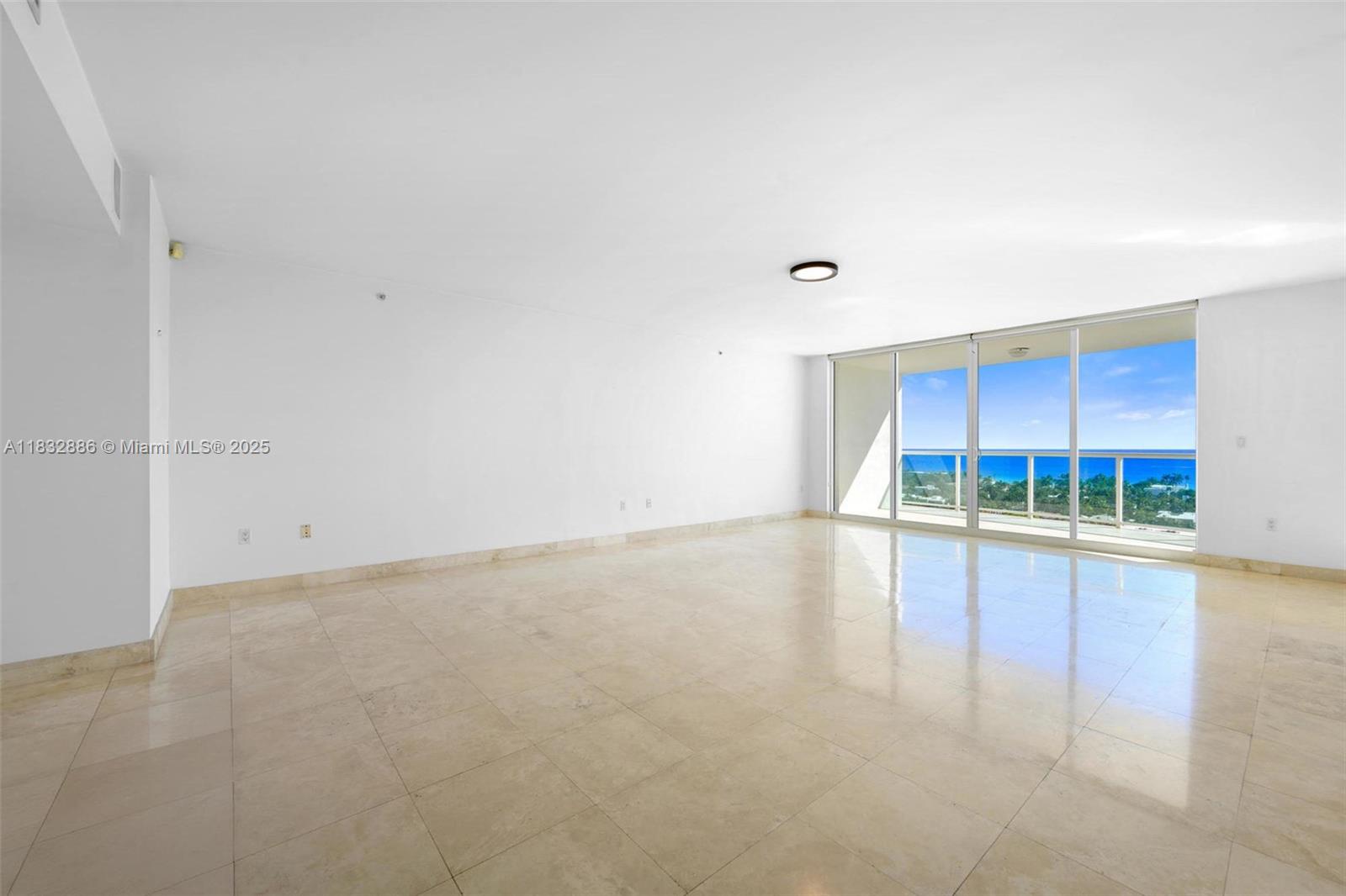 20201 E Country Club Dr 1502