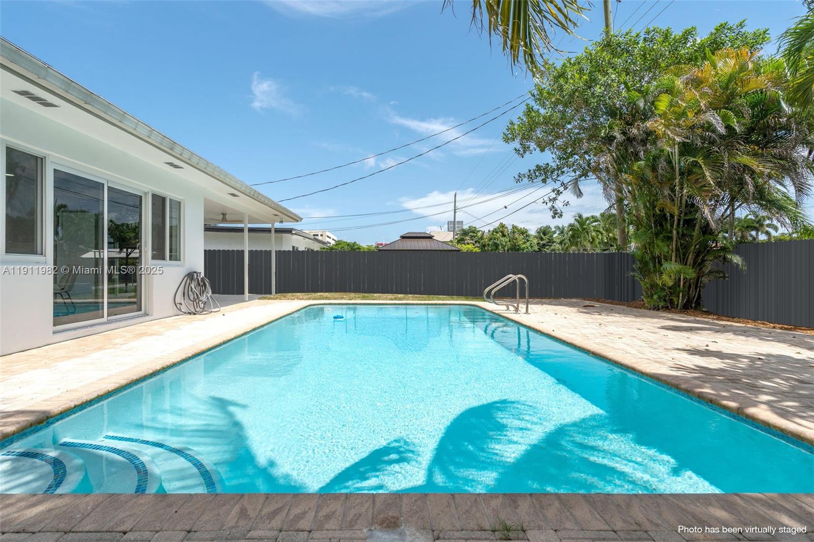 HOLLYWOOD HILLS - Residential Lease