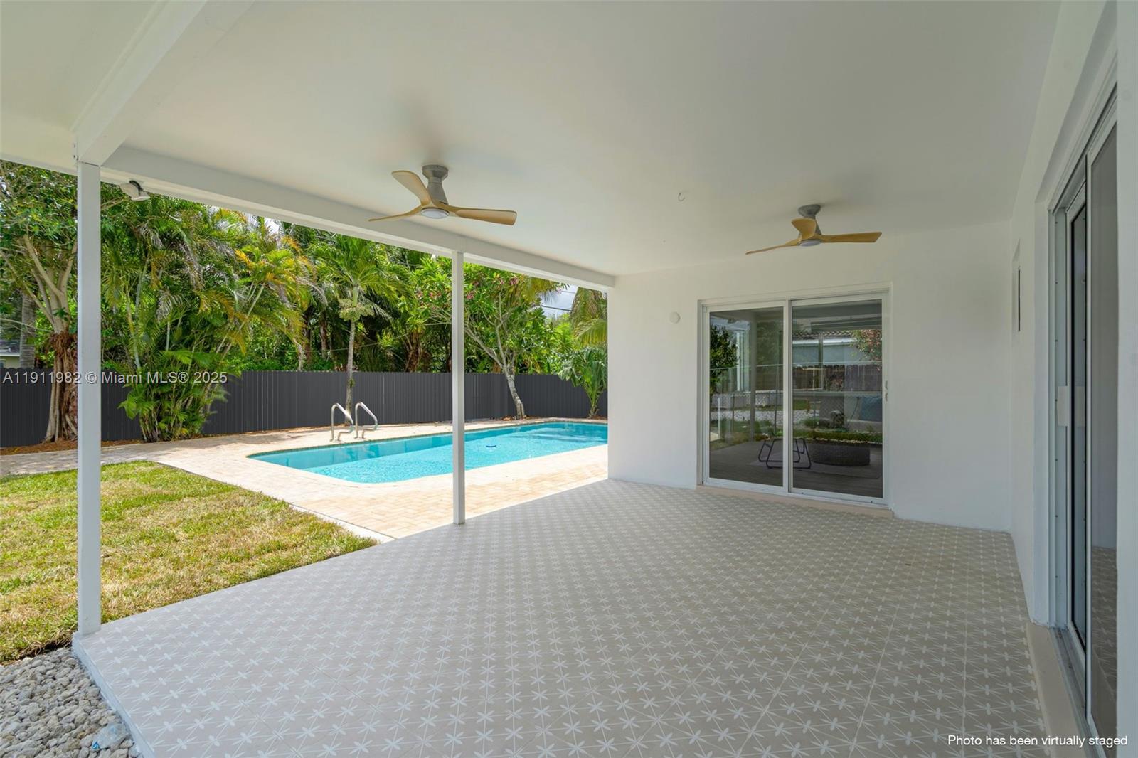 HOLLYWOOD HILLS - Residential Lease