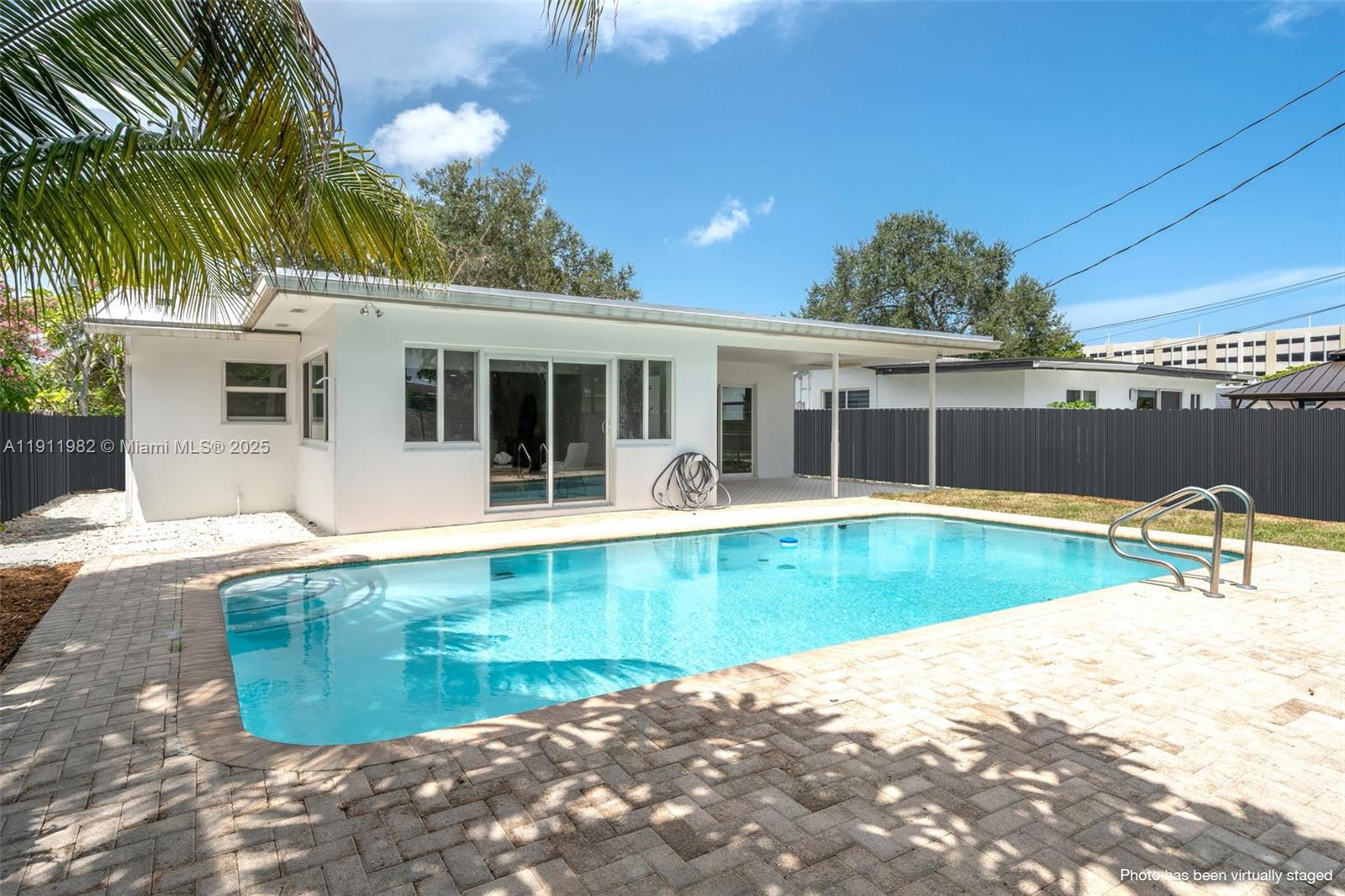 HOLLYWOOD HILLS - Residential Lease