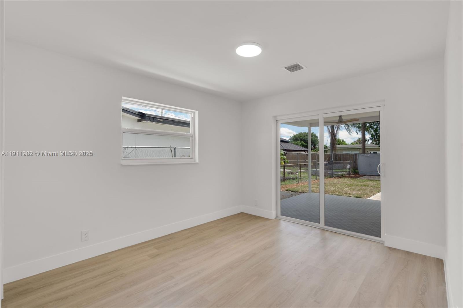 HOLLYWOOD HILLS - Residential Lease