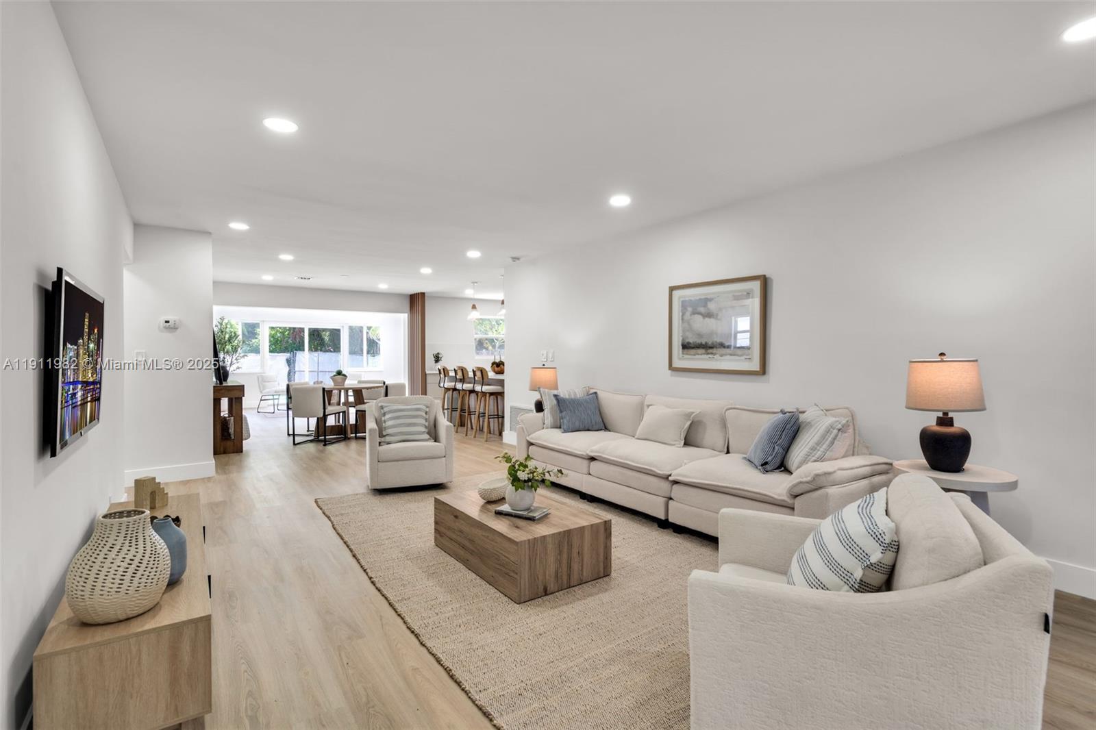 HOLLYWOOD HILLS - Residential Lease