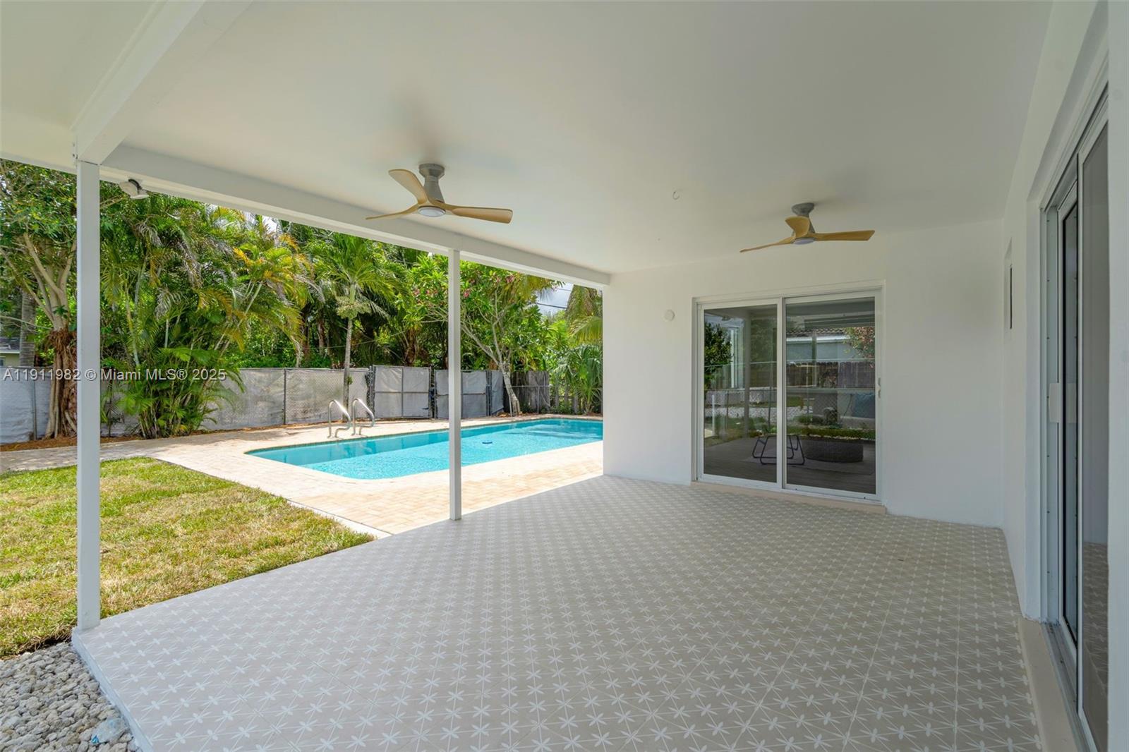 HOLLYWOOD HILLS - Residential Lease